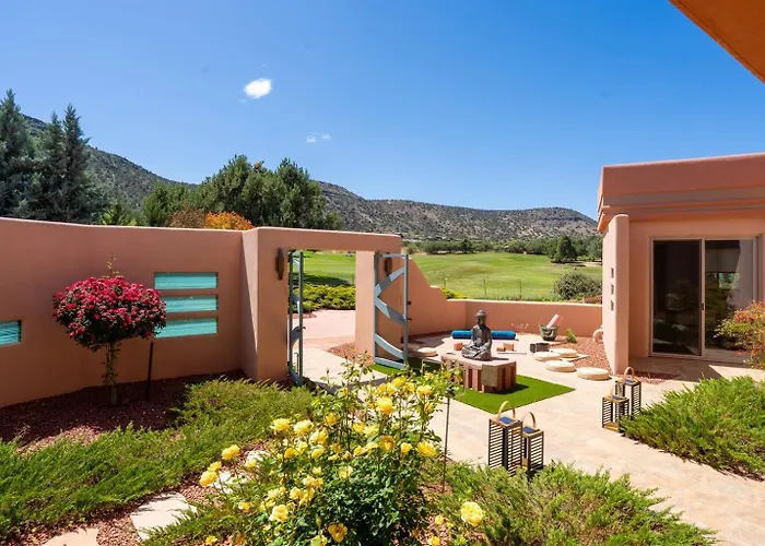 Luxury 4br Estate For 10, Red Rock & Golf Views, Sauna, Geodome, Massage, Yoga Country house Sedona