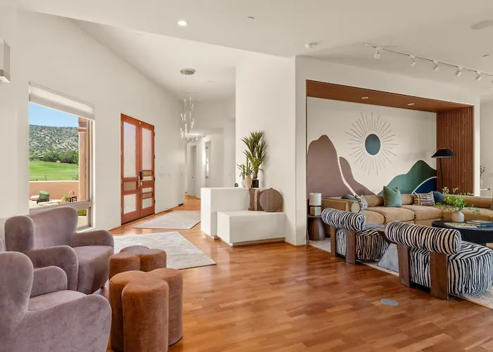 Luxury 4br Estate For 10, Red Rock & Golf Views, Sauna, Geodome, Massage, Yoga Country house *