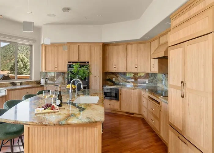 Luxury 4br Estate For 10, Red Rock & Golf Views, Sauna, Geodome, Massage, Yoga Country house