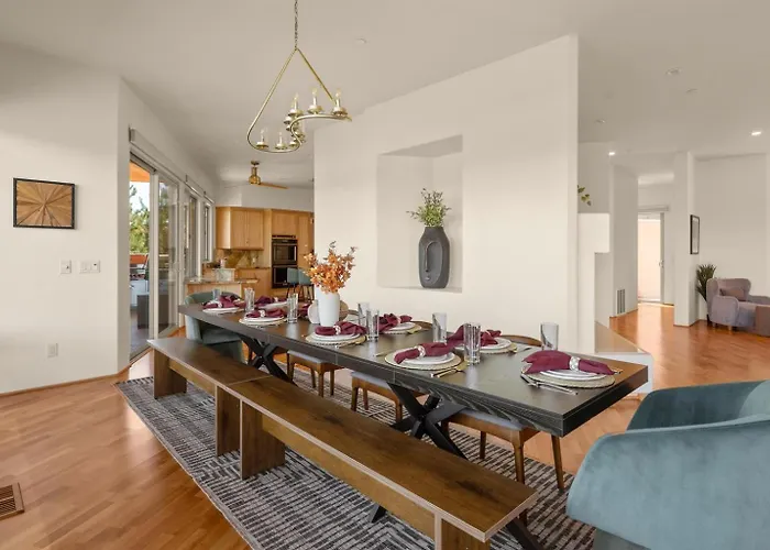 Luxury 4br Estate For 10, Red Rock & Golf Views, Sauna, Geodome, Massage, Yoga Country house Sedona