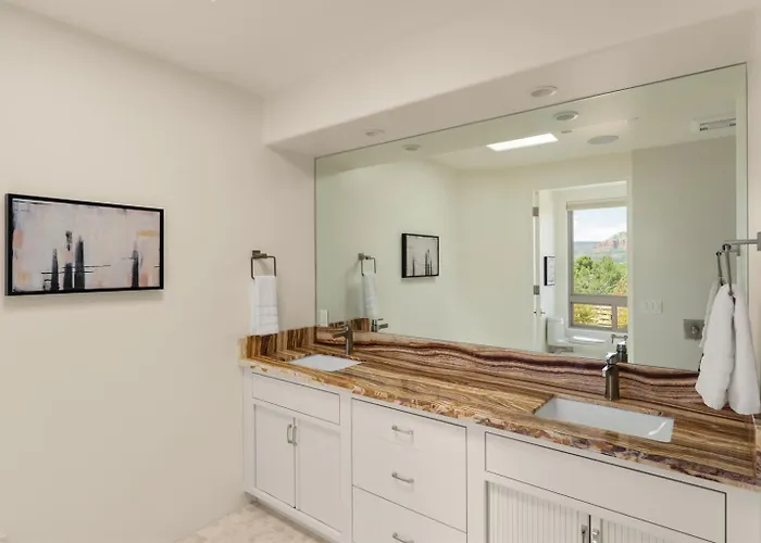 Luxury 4br Estate For 10, Red Rock & Golf Views, Sauna, Geodome, Massage, Yoga Country house *