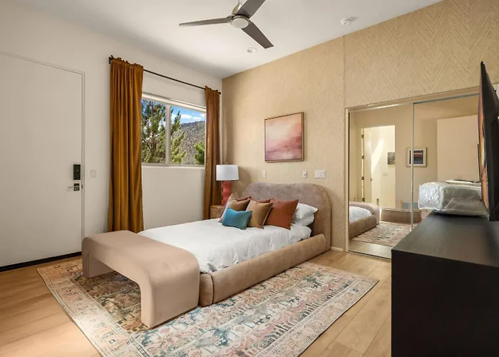 Luxury 4br Estate For 10, Red Rock & Golf Views, Sauna, Geodome, Massage, Yoga Country house