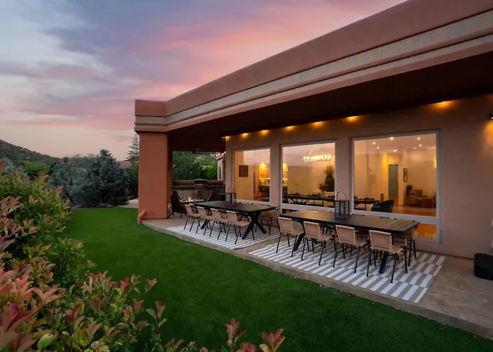Country house Luxury 4br Estate For 10, Red Rock & Golf Views, Sauna, Geodome, Massage, Yoga