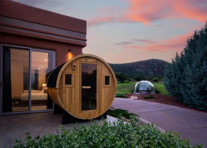Country house Luxury 4br Estate For 10, Red Rock & Golf Views, Sauna, Geodome, Massage, Yoga