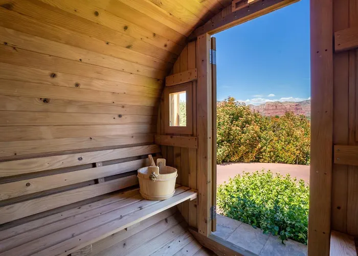 Luxury 4br Estate For 10, Red Rock & Golf Views, Sauna, Geodome, Massage, Yoga Country house *