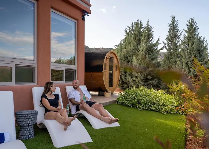 Country house Luxury 4br Estate For 10, Red Rock & Golf Views, Sauna, Geodome, Massage, Yoga *
